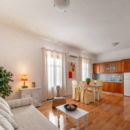 Seaview Stylish Flat In Andros - Walk To Beach Екстер'єр фото