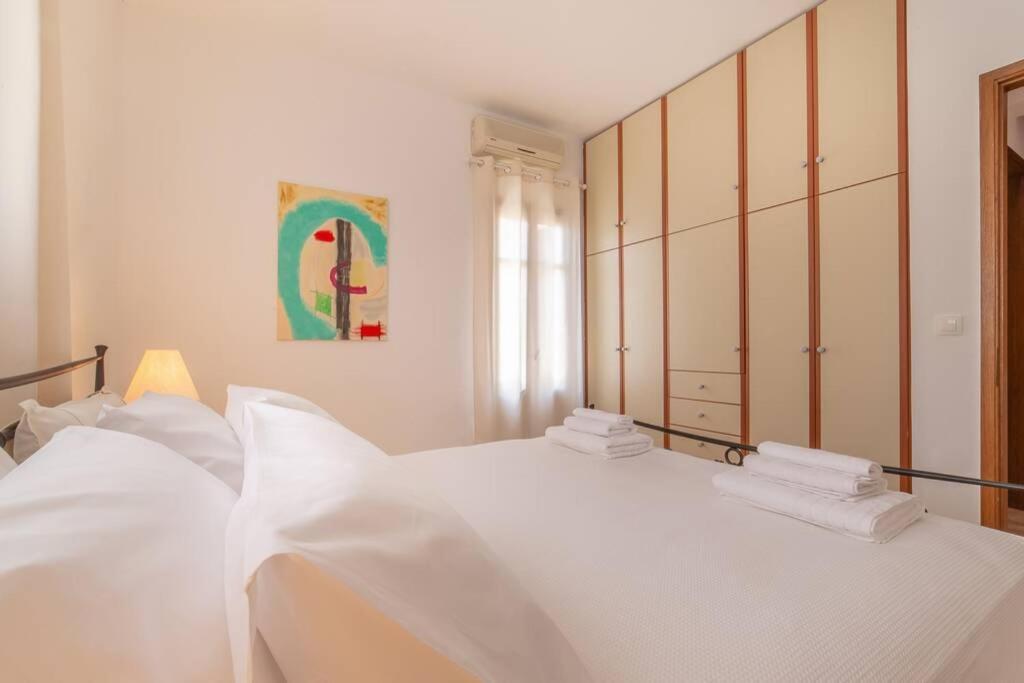 Seaview Stylish Flat In Andros - Walk To Beach Екстер'єр фото