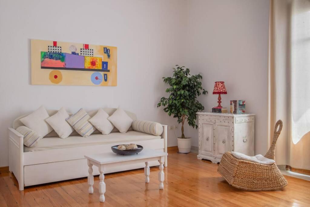Seaview Stylish Flat In Andros - Walk To Beach Екстер'єр фото